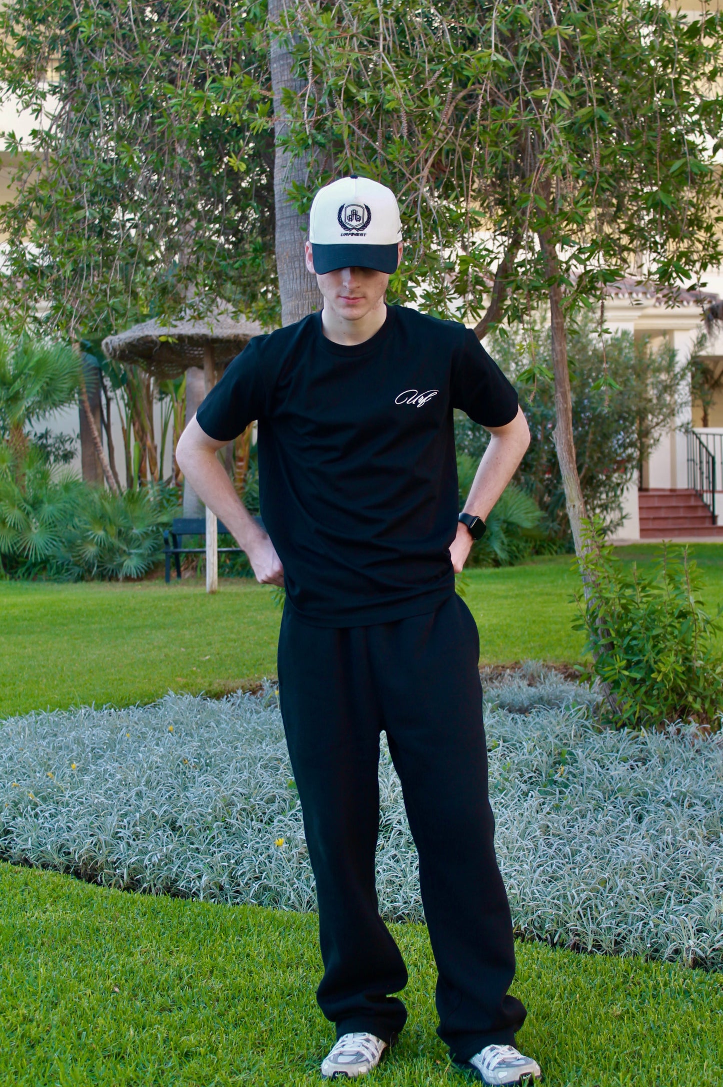 URFINEST BLACK SWEATPANTS