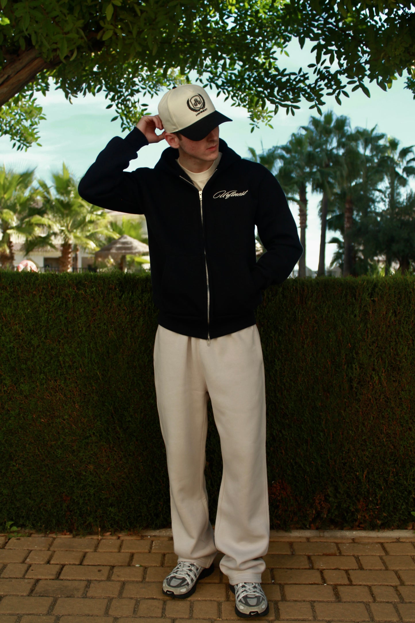 URFINEST BONE SWEATPANTS