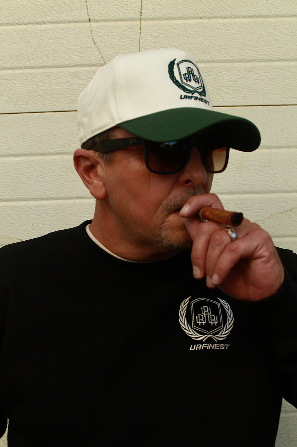 URFINEST CREST BLACK SWEATSHIRT